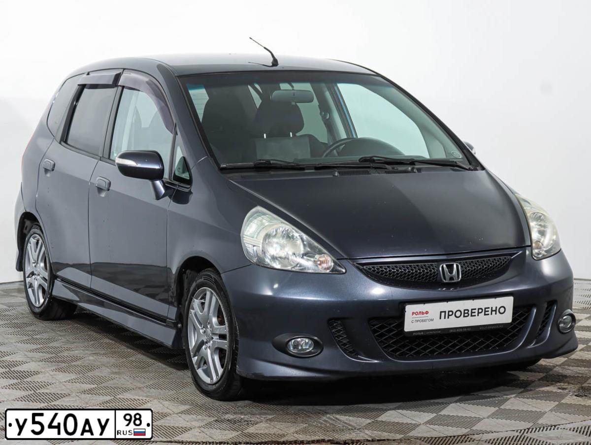 Фото автомобиля HONDA JAZZ, 2008 — госномер С333ЕА198. Цвет: ТЕМНО-СЕРЫЙ