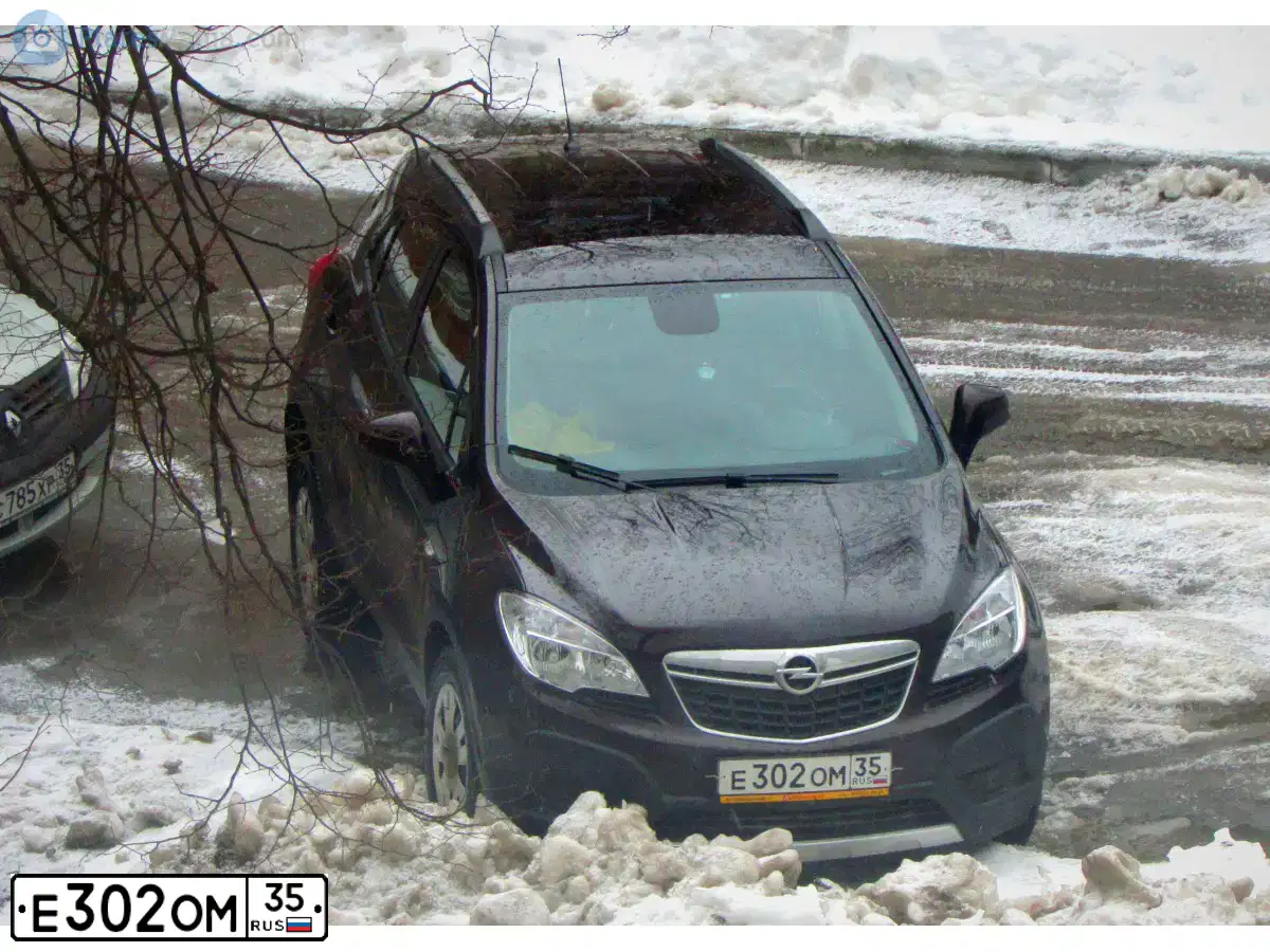 Фото автомобиля OPEL MOKKA, 2014 — госномер Е302ОМ35. Цвет: КОРИЧНЕВЫЙ