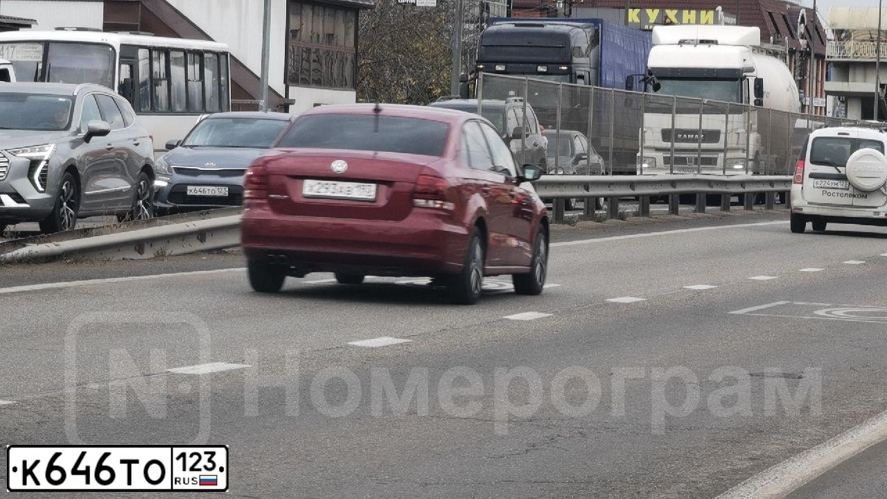 Фото автомобиля KIA RIO, 2017 — госномер К646ТО123. Цвет: Серый