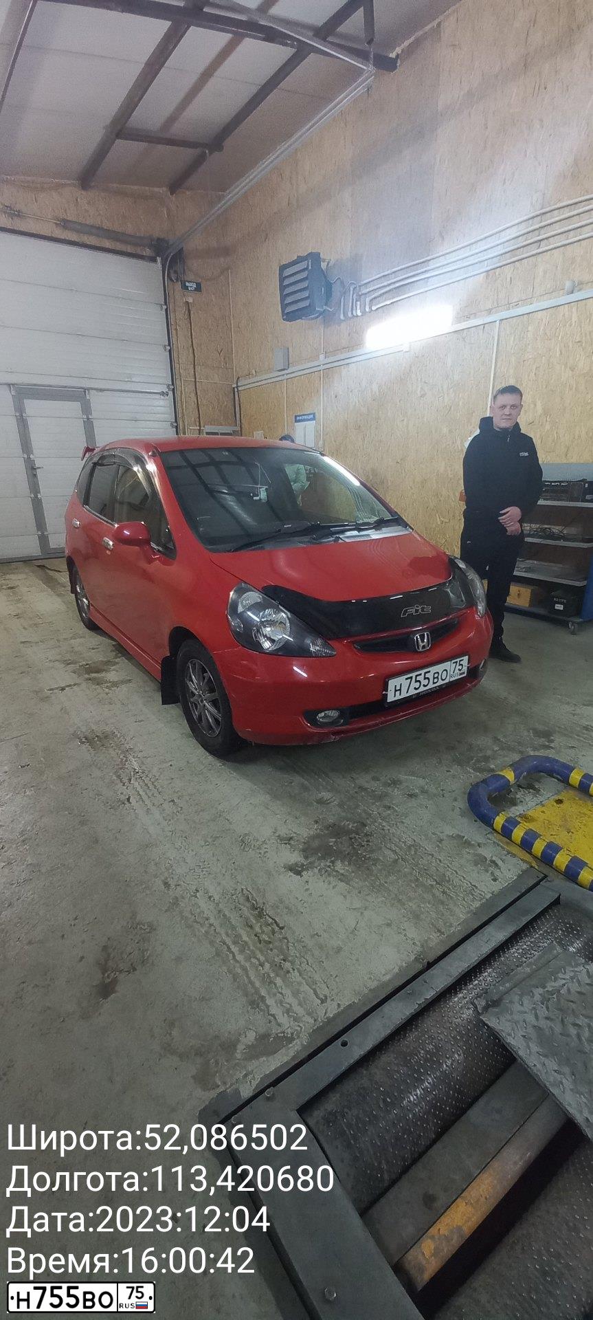 Фото автомобиля HONDA FIT, 2002 — госномер О939ЕТ75