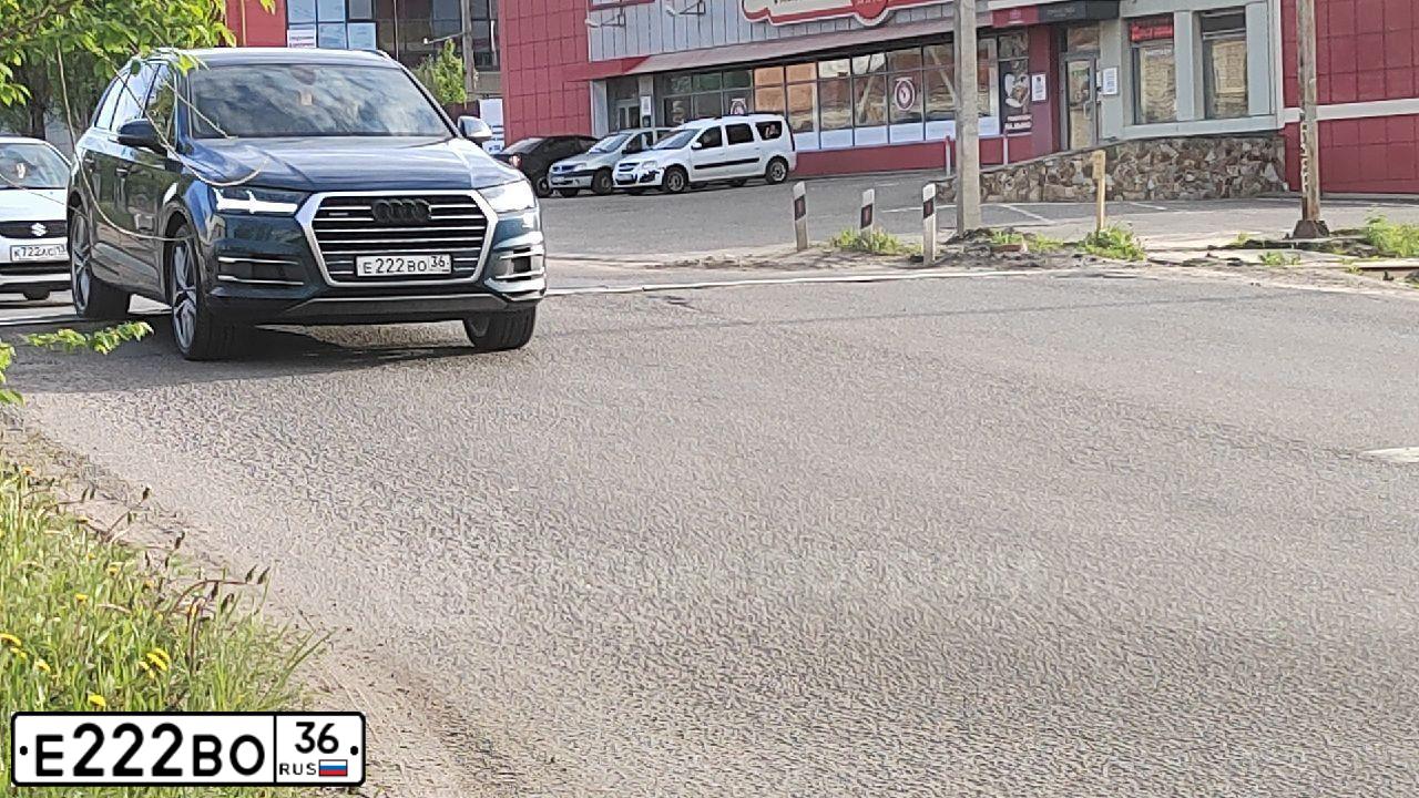 Фото автомобиля AUDI 100, 1988 — госномер Е222ВО36. Цвет: ТЕМНО-СИНИЙ