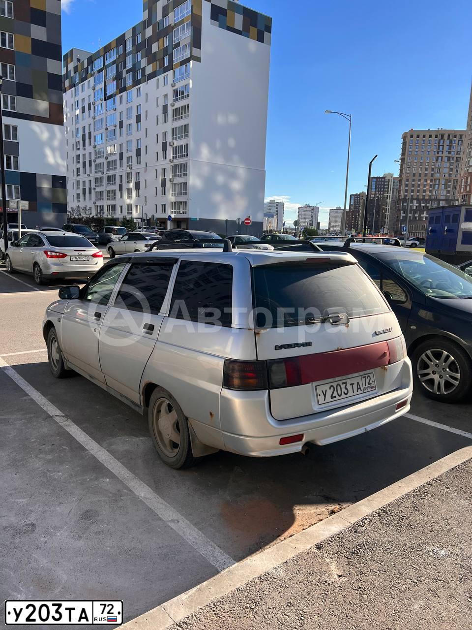 Фото автомобиля LADA 2111, 2007 — госномер Е300ЕУ72. Цвет: СВЕТЛО-СЕРЕБРИСТЫЙ МЕТАЛЛ