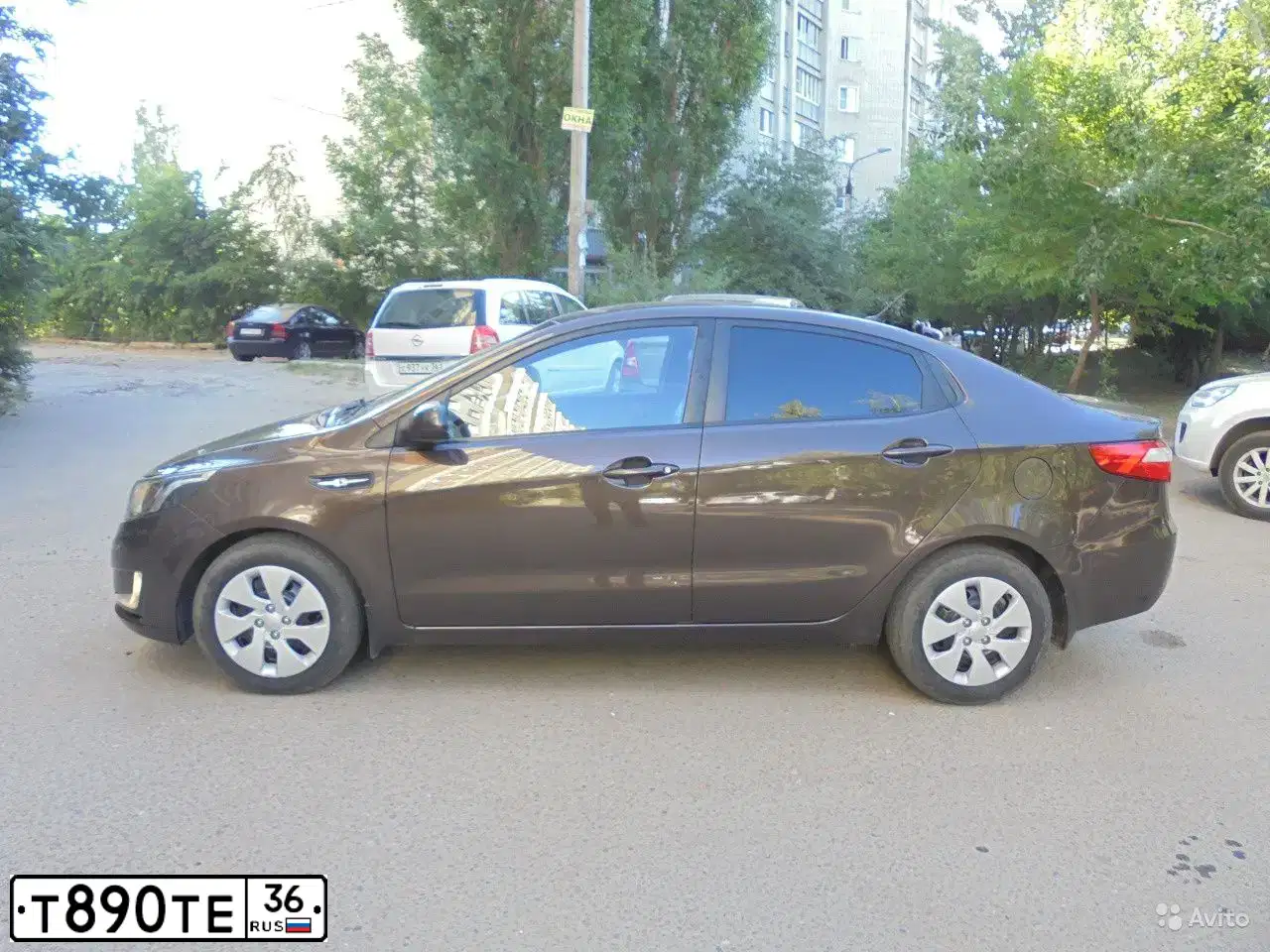 Фото автомобиля RENAULT LOGAN, 2011 — госномер Т890ТЕ36