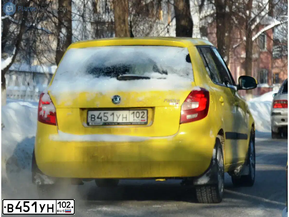 Фото автомобиля SKODA FABIA, 2010 — госномер В451УН102. Цвет: ЖЕЛТЫЙ