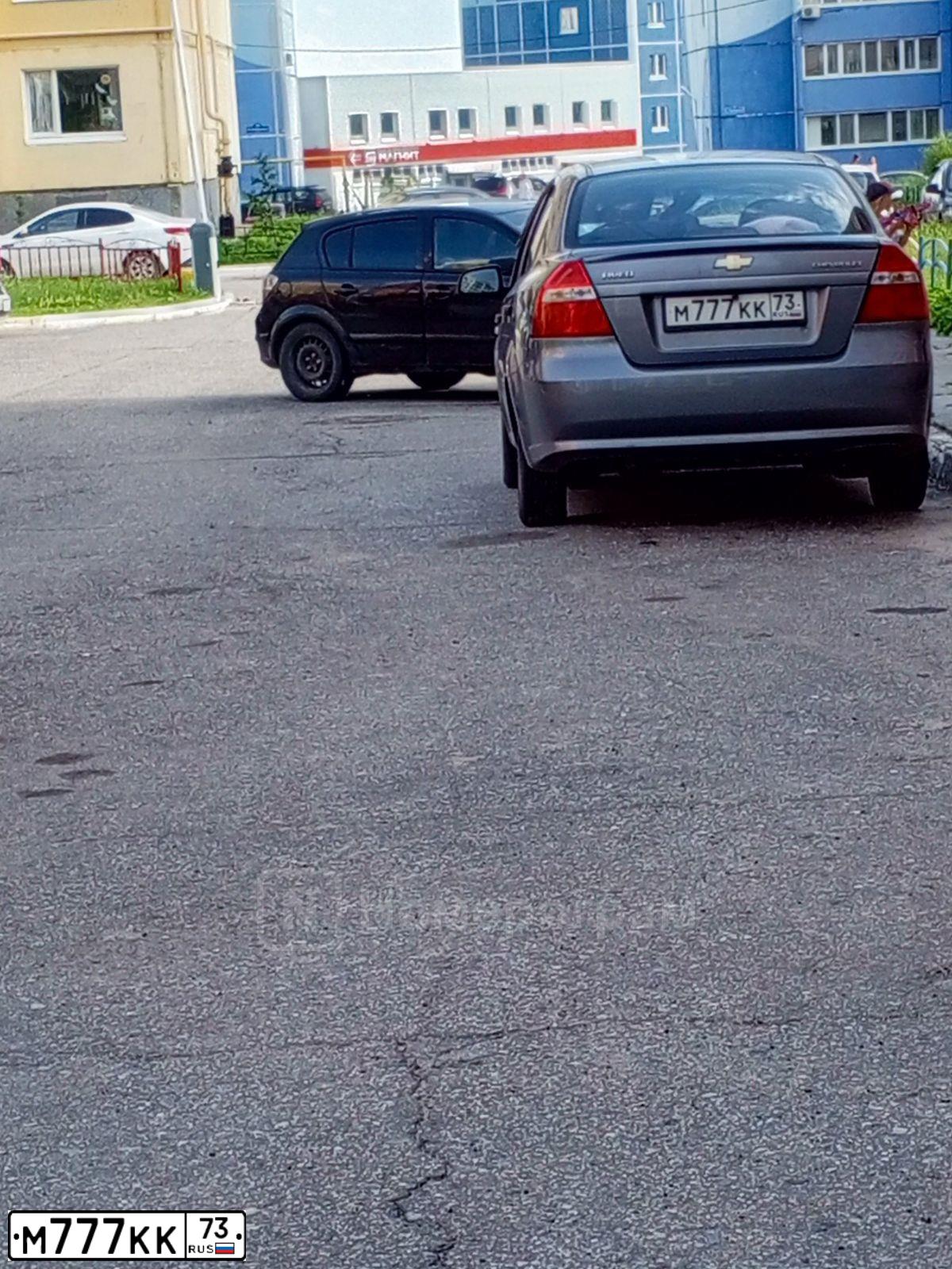 Фото автомобиля CHEVROLET AVEO, 2008 — госномер М777КК73. Цвет: СЕРЫЙ