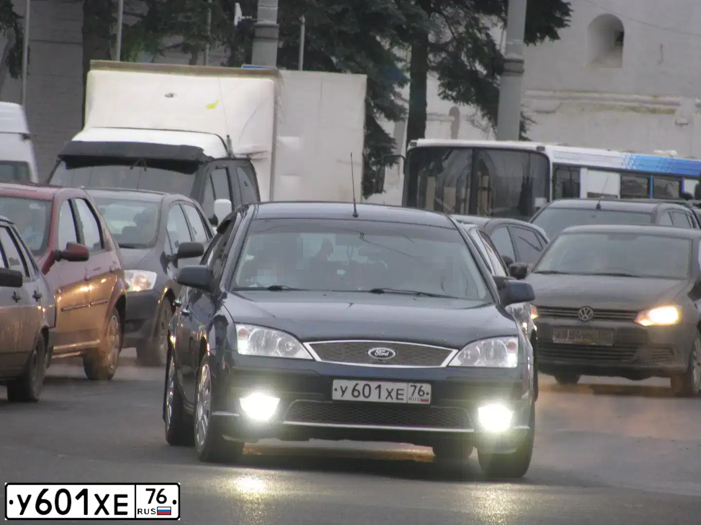 Фото автомобиля FORD MONDEO, 2006 — госномер У601ХЕ76. Цвет: СИНИЙ