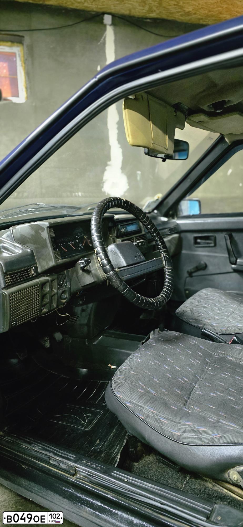 Фото автомобиля LADA 2112, 2005 — госномер Н451МТ702. Цвет: СВЕТЛО-СЕРЕБРИСТЫЙ МЕТАЛЛ
