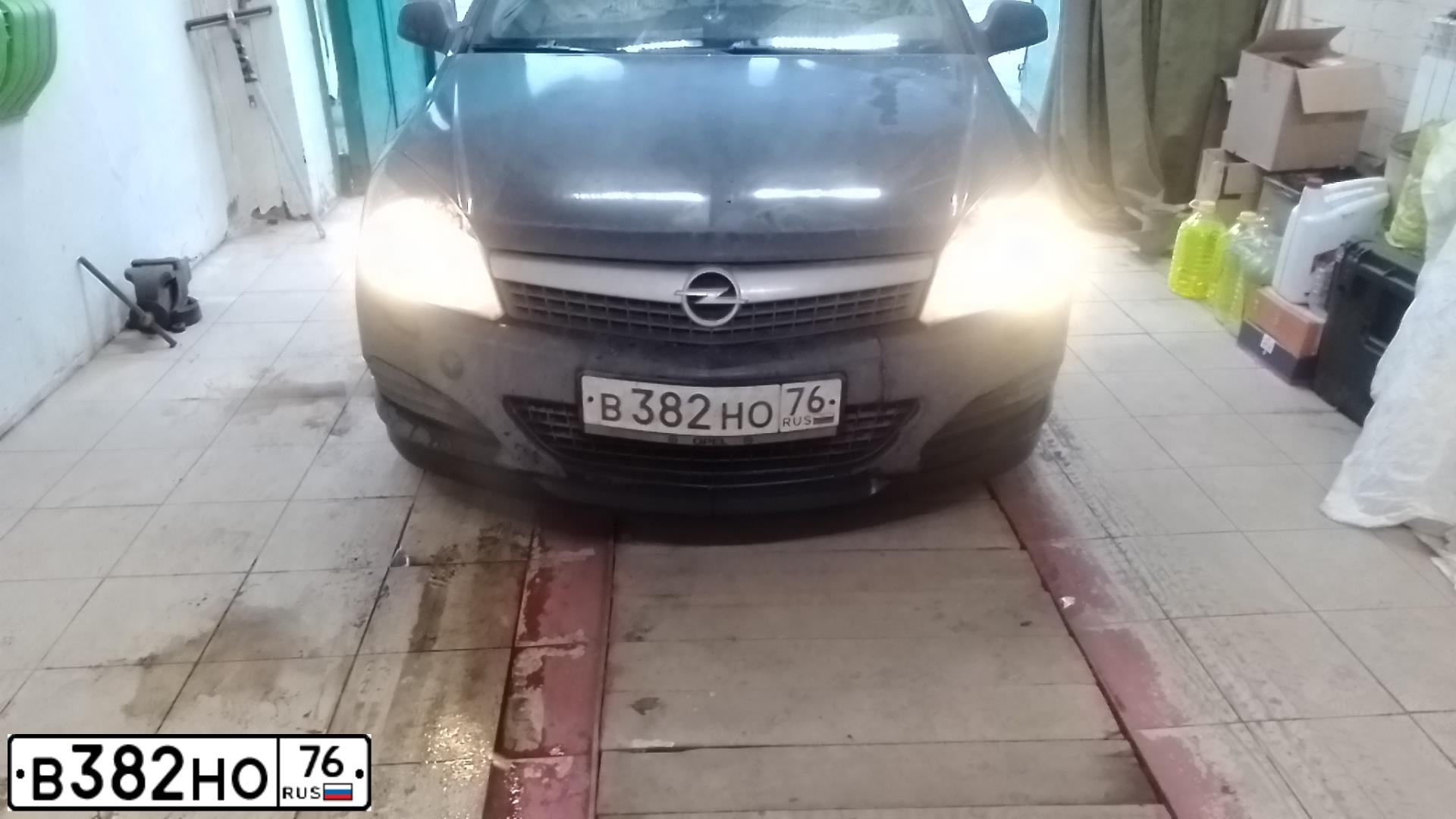 Фото автомобиля OPEL ASTRA, 2010 — госномер В382НО76. Цвет: ЧЕРНЫЙ