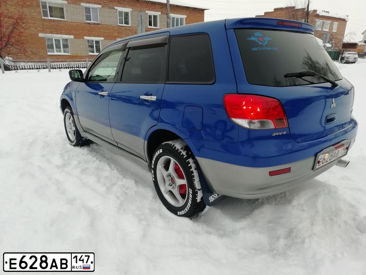 Фото автомобиля VOLKSWAGEN GOLF, 2009 — госномер Е628АВ147. Цвет: ЧЕРНЫЙ