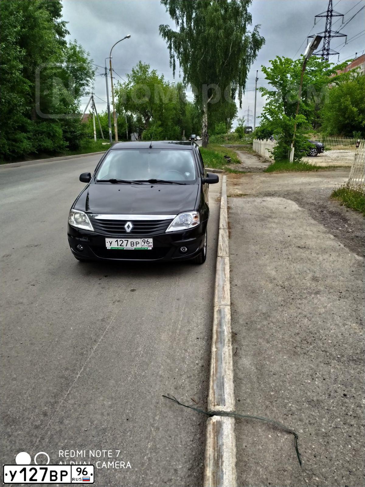 Фото автомобиля RENAULT LOGAN, 2011 — госномер Р478УА196. Цвет: ЧЕРНЫЙ