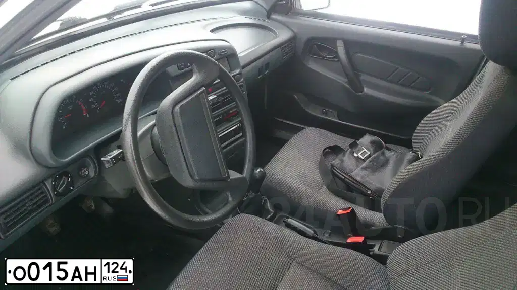 Фото автомобиля LADA 2115 SAMARA, 2003 — госномер У136КТ124. Цвет: ЧЕРНЫЙ