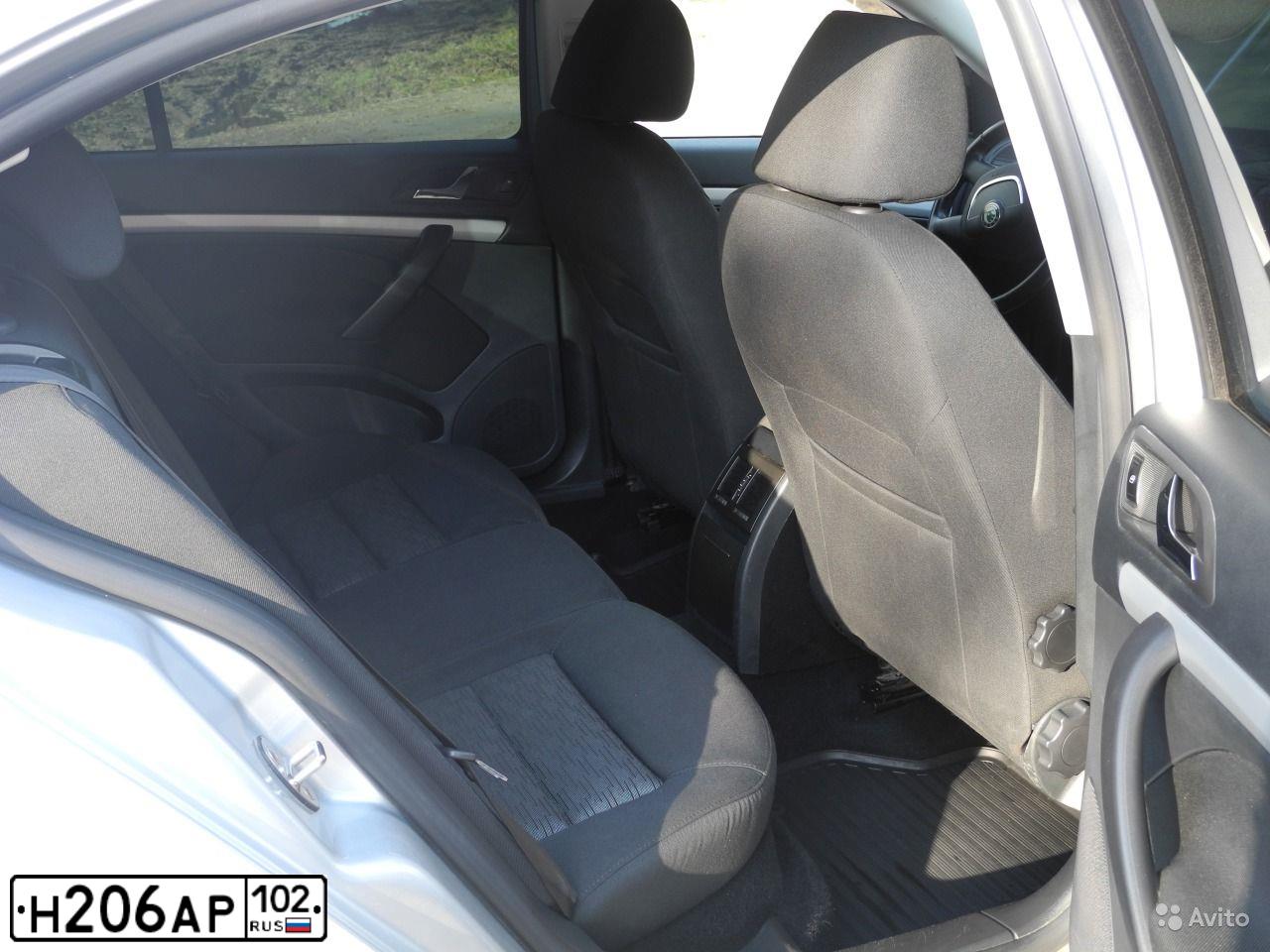 Фото автомобиля SKODA OCTAVIA, 2011 — госномер С252СР102. Цвет: СЕРЕБРИСТЫЙ