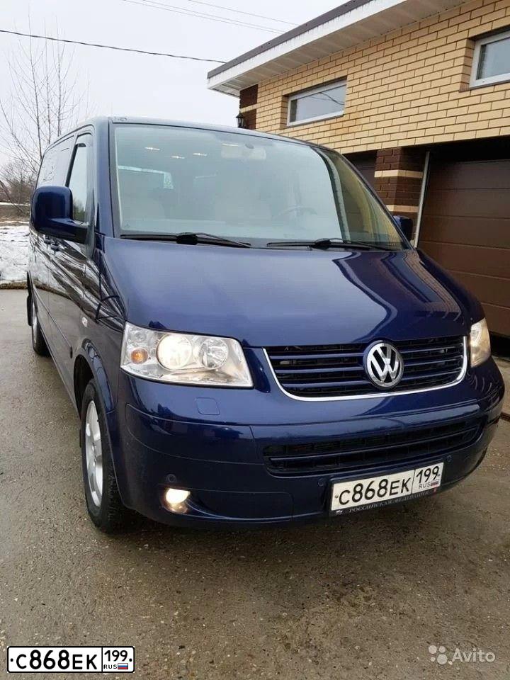 Фото автомобиля VOLKSWAGEN MULTIVAN, 2008 — госномер Е313ХК40. Цвет: ТЕМНО- СИНИЙ