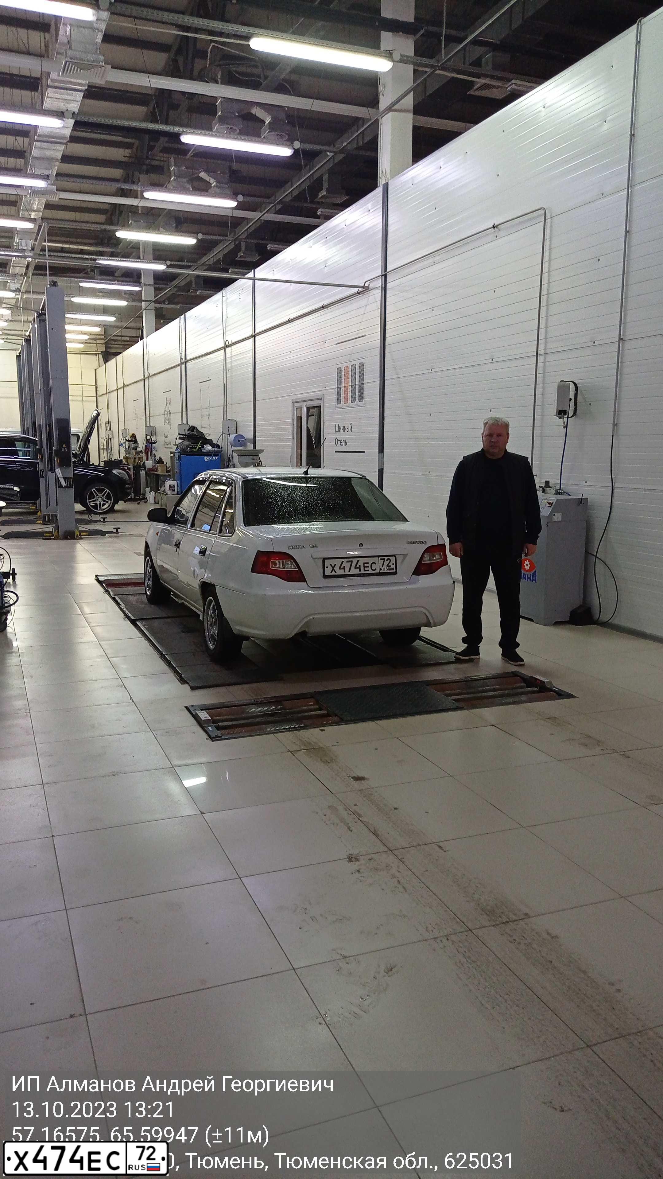 Фото автомобиля DAEWOO O NEXIA, 2010 — госномер Х474ЕС72. Цвет: Белый