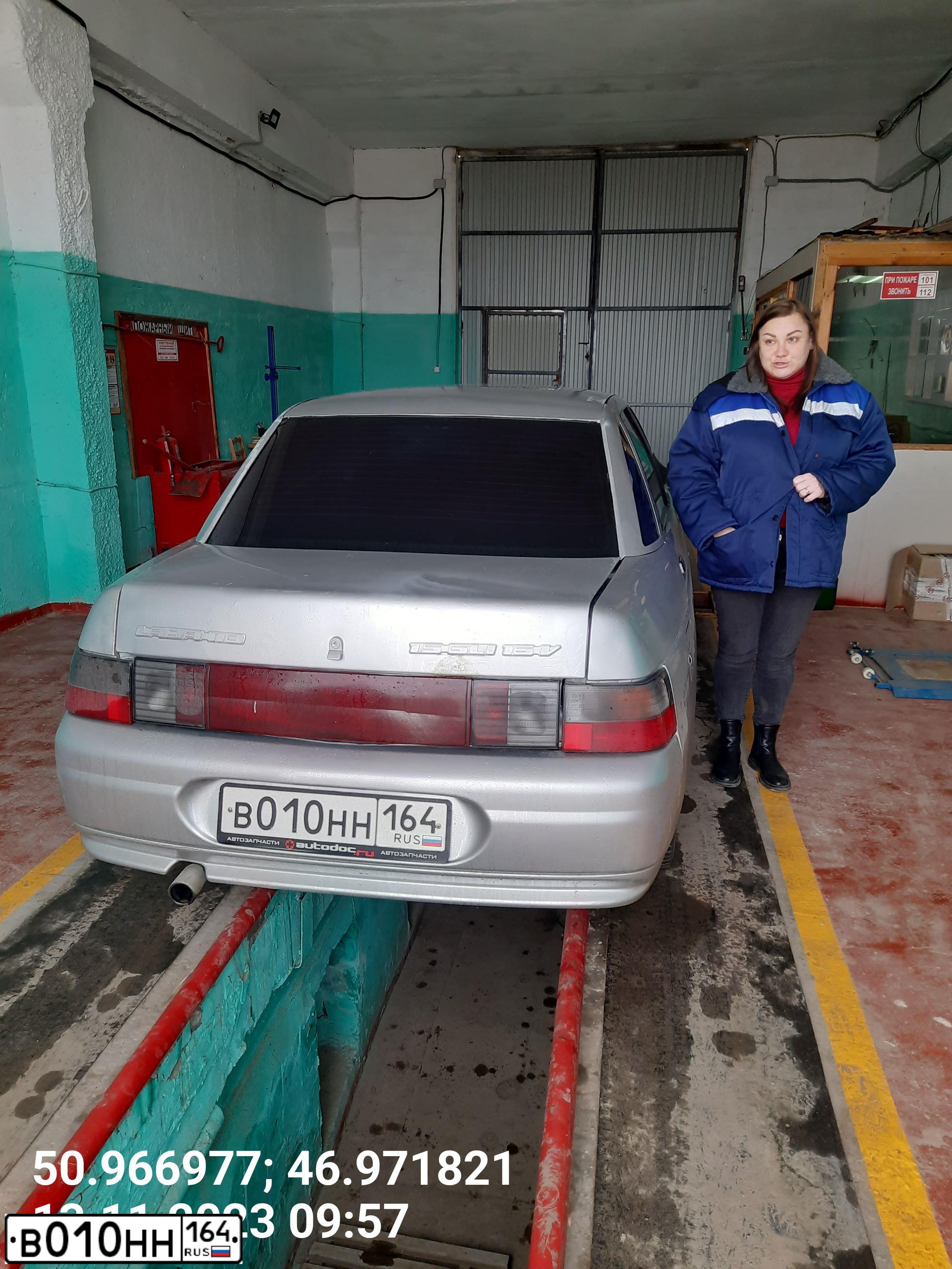 Фото автомобиля LADA 2110 LADA, 2002 — госномер В010НН164. Цвет: СВЕТЛО-СЕРЕБРИСТЫЙ МЕТАЛЛ