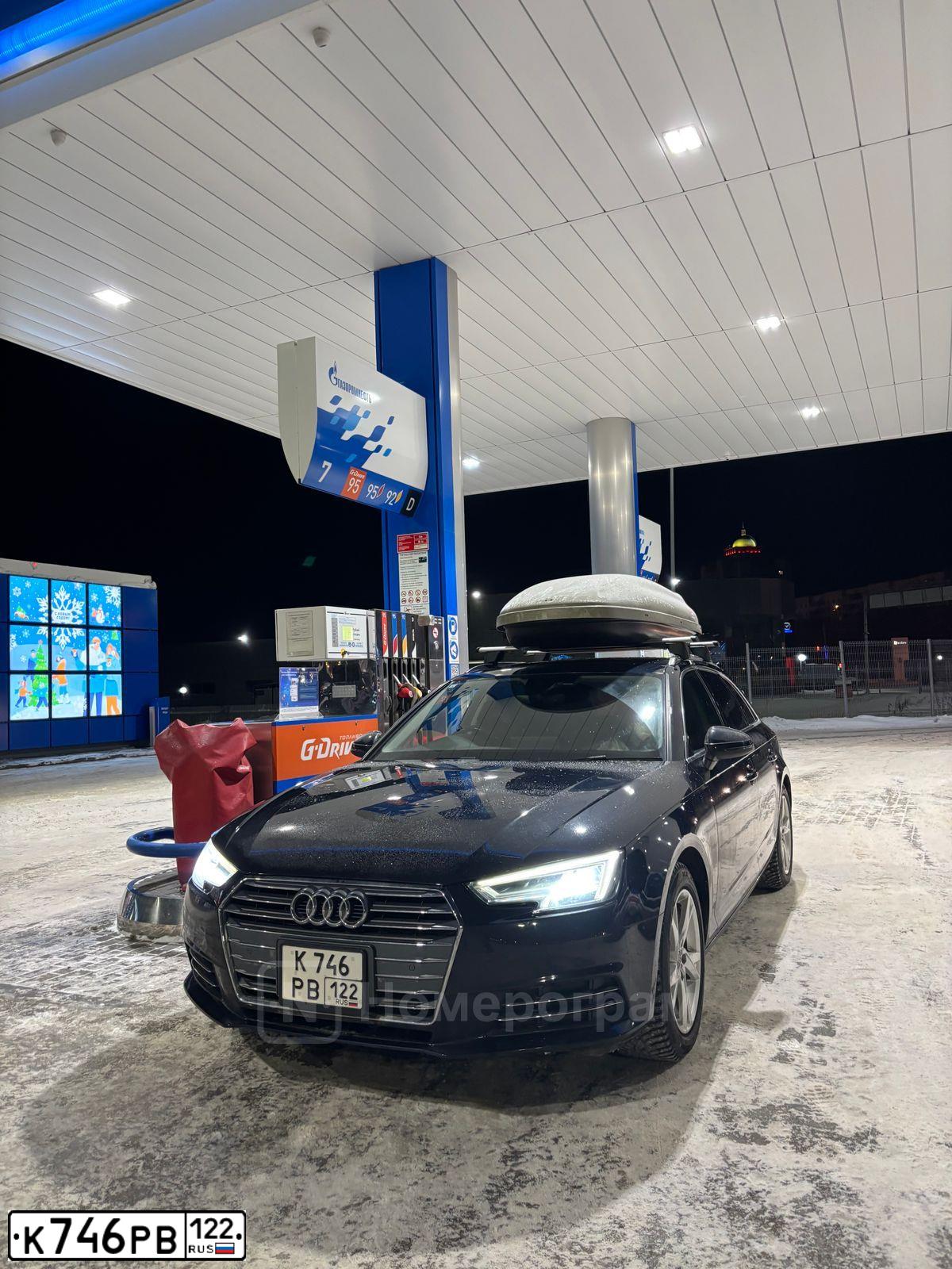 Фото автомобиля AUDI A4, 2016 — госномер К746РВ122. Цвет: синий