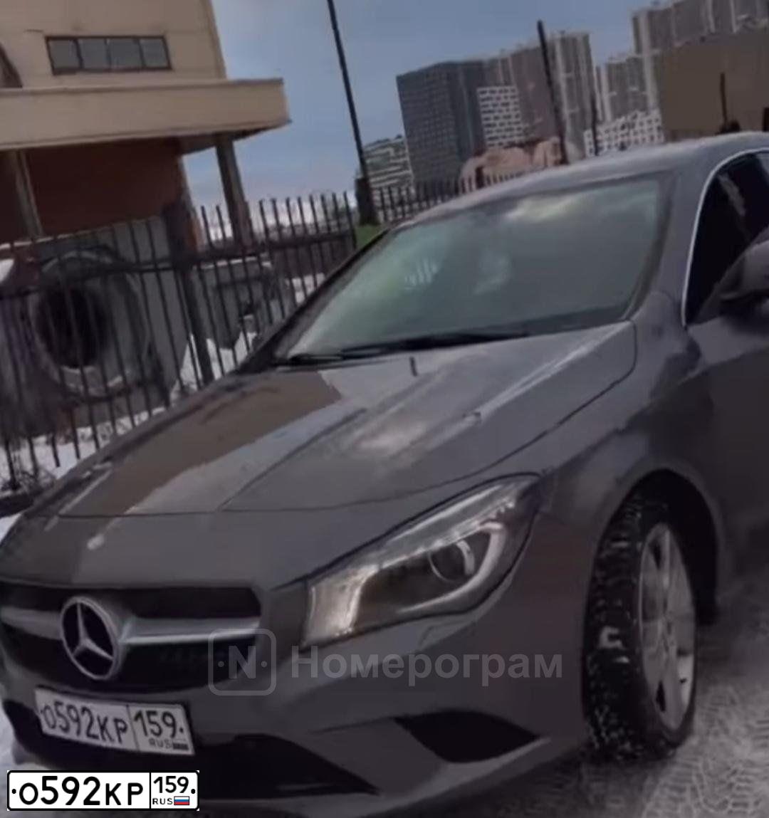 Фото автомобиля MERCEDES CLA-KLASSE, 2014 — госномер О592КР159. Цвет: СЕРЫЙ
