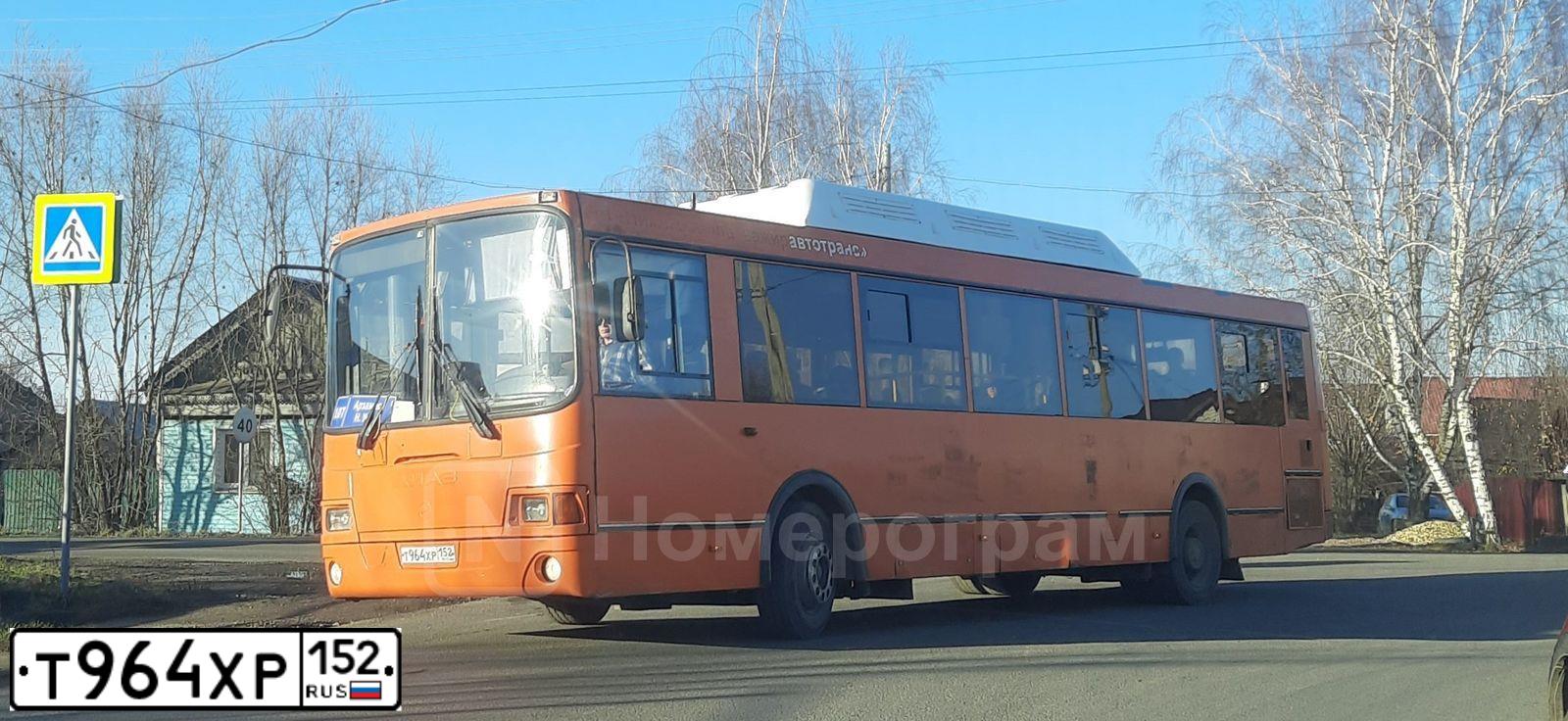 Фото автомобиля LIAZ 5256, 2014 — госномер Т964ХР152. Цвет: Оранжевый