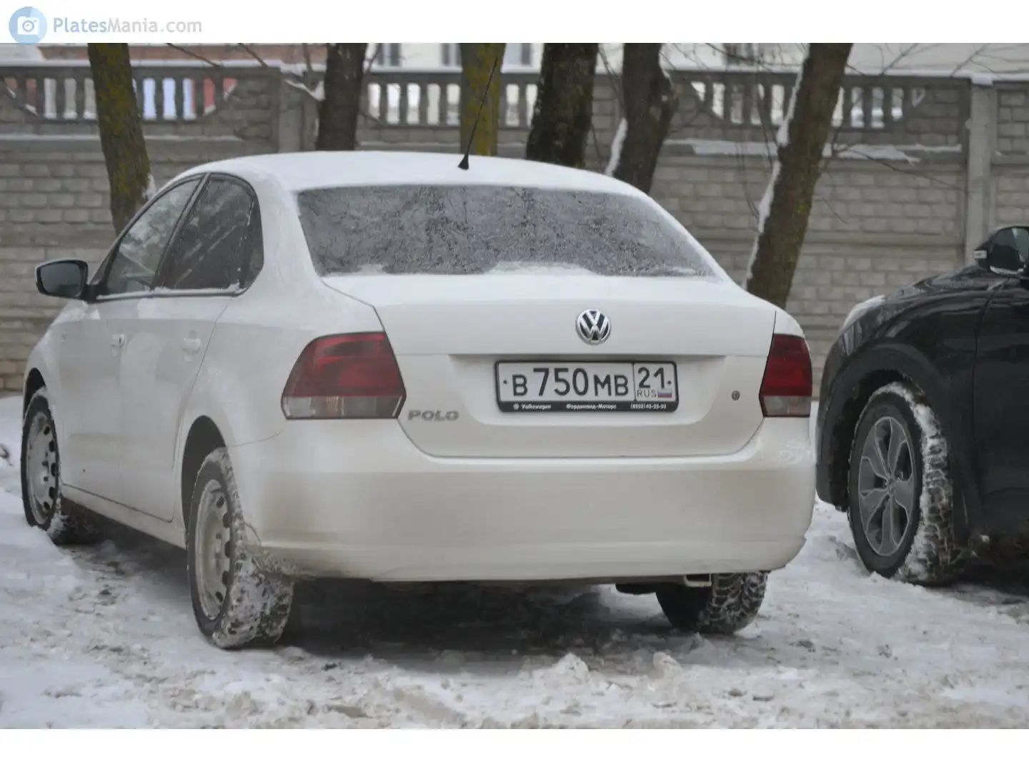 Фото автомобиля VOLKSWAGEN POLO, 2011 — госномер В750МВ21. Цвет: БЕЛЫЙ