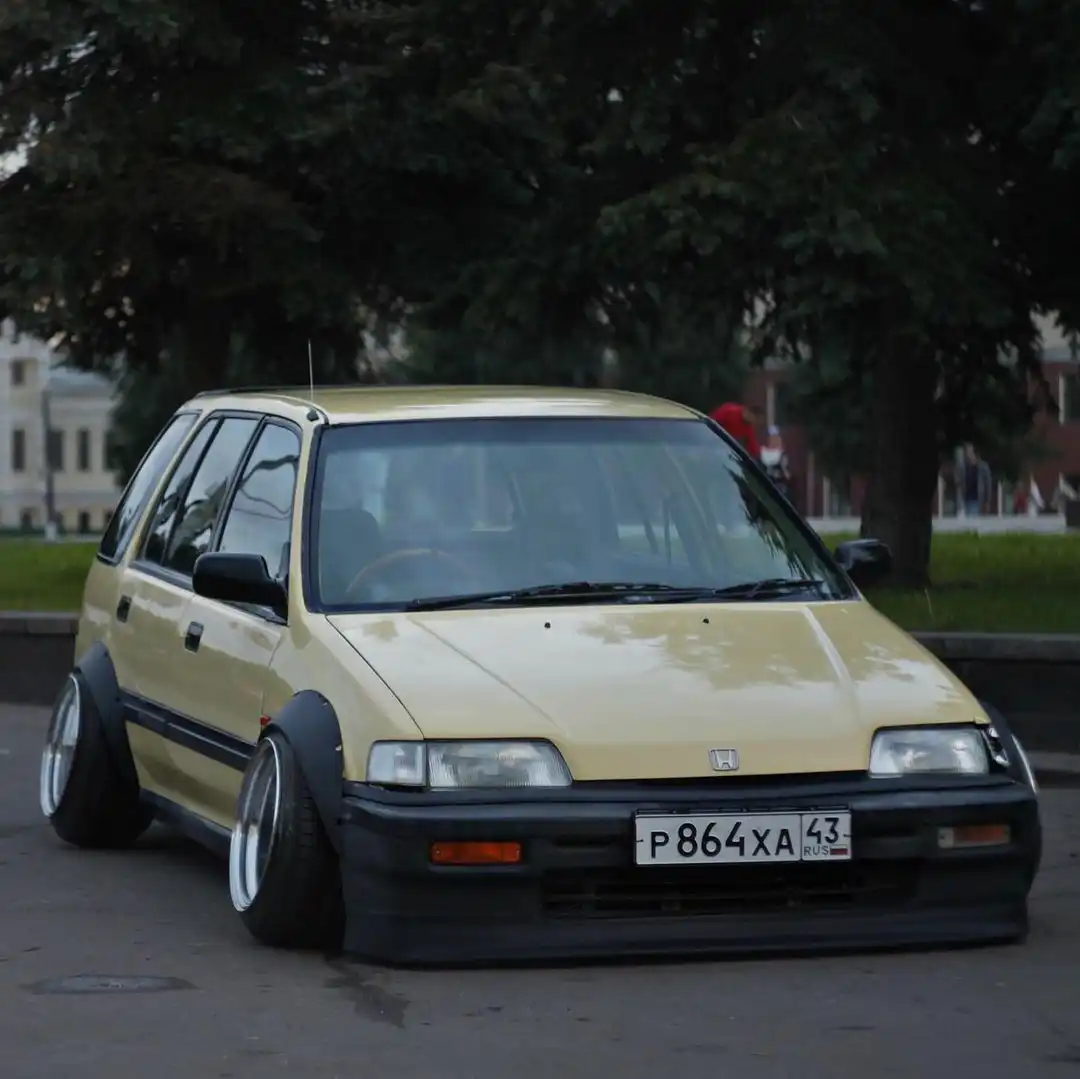 Фото автомобиля HONDA CIVIC, 1988 — госномер В395УА43. Цвет: СИНИЙ