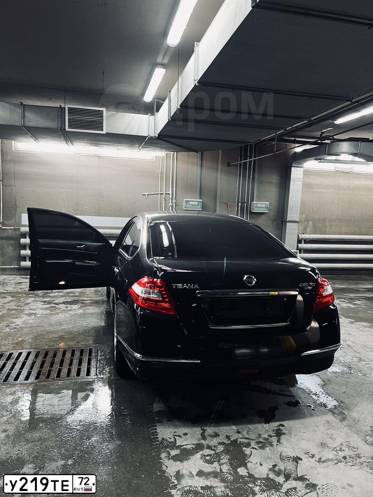 Фото автомобиля NISSAN TEANA, 2010 — госномер У219ТЕ72. Цвет: ЧЕРНЫЙ