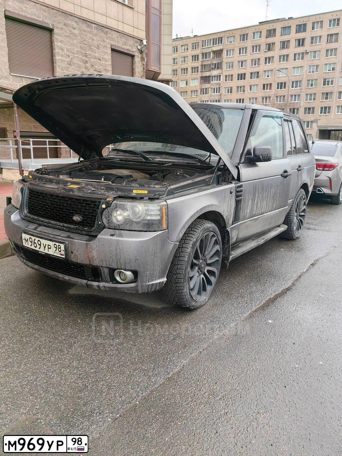 Фото автомобиля FORD MAVERICK, 1995 — госномер М969УР98. Цвет: Красный