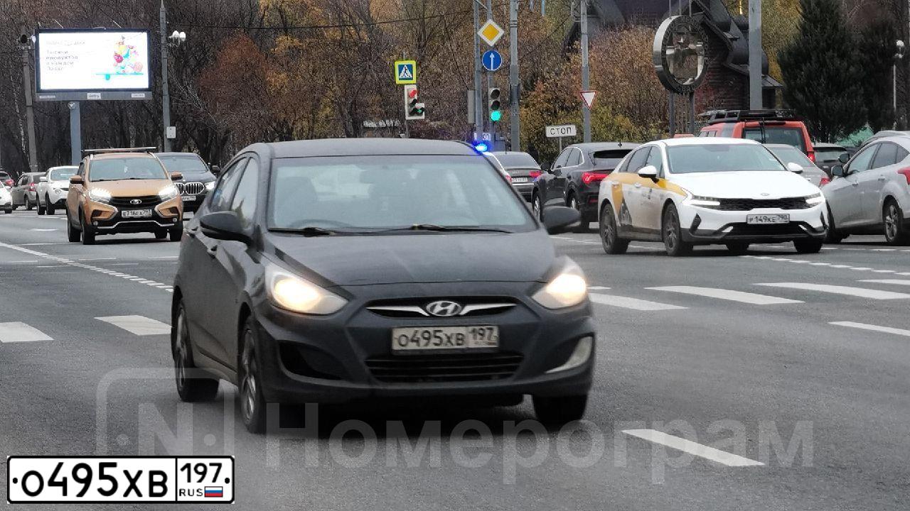 Фото автомобиля HYUNDAI SOLARIS, 2012 — госномер О495ХВ197. Цвет: ЧЕРНЫЙ