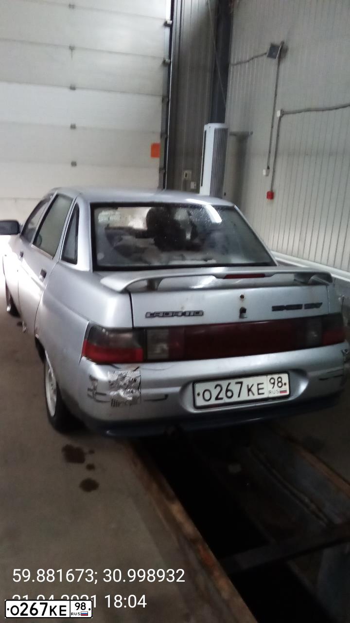 Фото автомобиля LADA 2110, 2001 — госномер Т133КК198. Цвет: СЕРЕБРИСТЫЙ