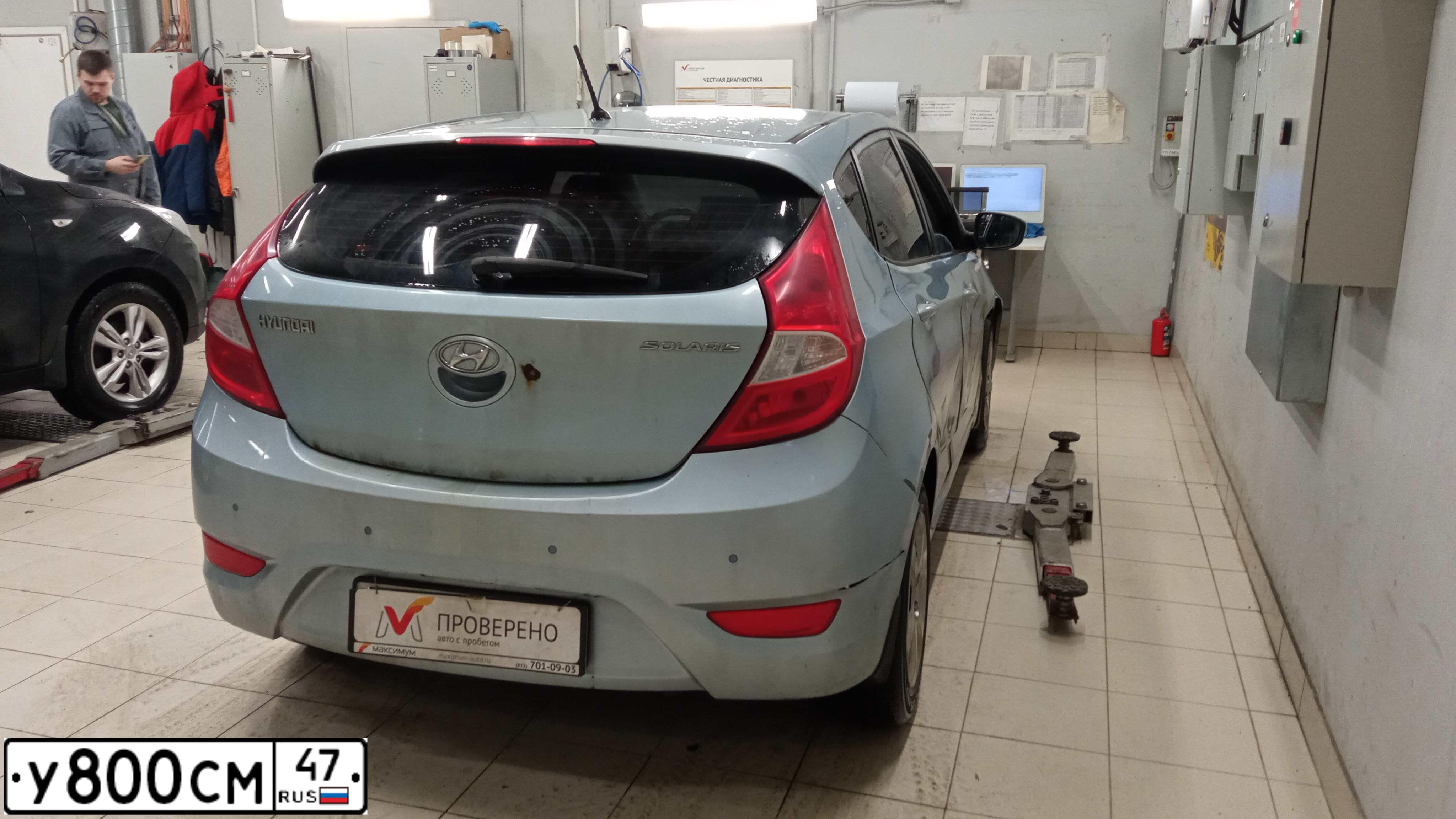 Фото автомобиля HYUNDAI SOLARIS, 2012 — госномер У800СМ47. Цвет: СЕРО-ГОЛУБОЙ