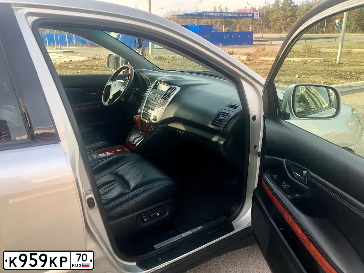 Фото автомобиля LEXUS RX330, 2004 — госномер М787НА36. Цвет: Серебристый