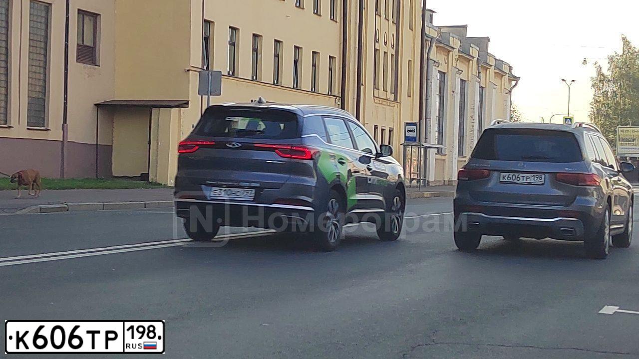 Фото автомобиля MERCEDES-BENZ MERCEDES - BENZ GLB 220 D 4MATIC, 2020 — госномер Т412УК198. Цвет: СЕРЫЙ