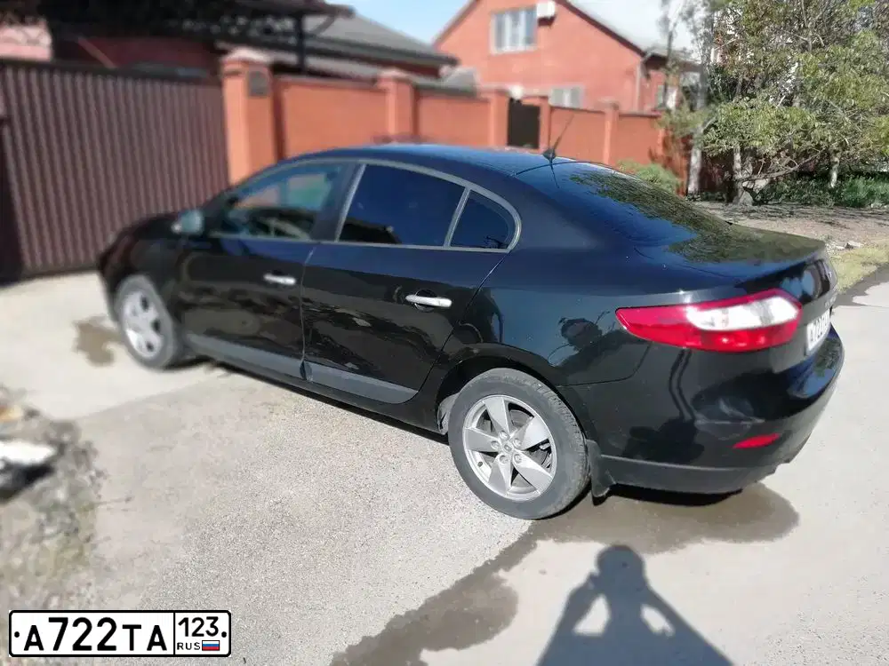 Фото автомобиля RENAULT FLUENCE, 2011 — госномер А722ТА123. Цвет: ЧЕРНЫЙ