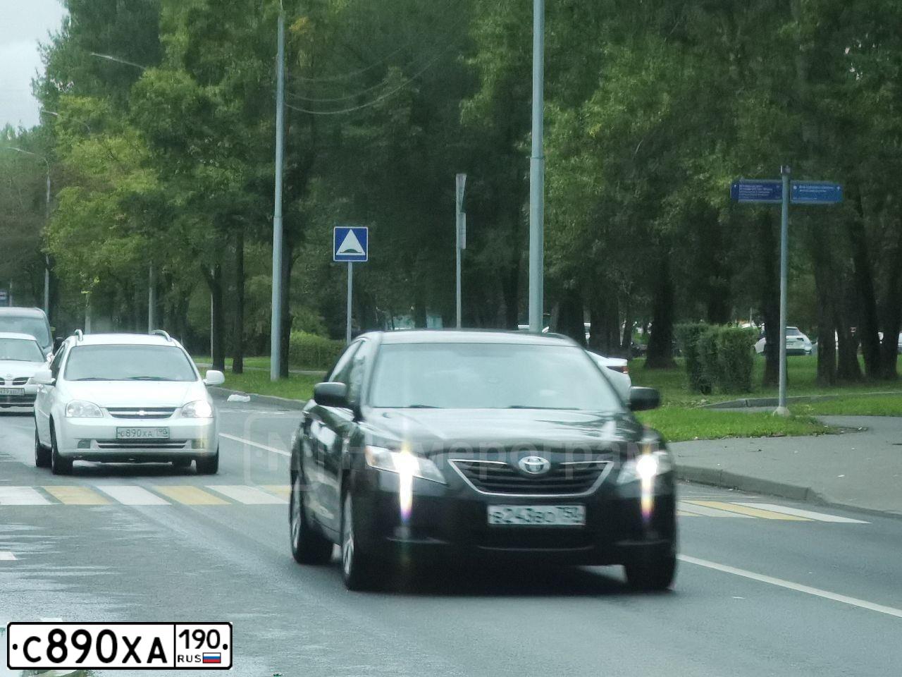 Фото автомобиля CHEVROLET LACETTI, 2012 — госномер С890ХА190. Цвет: БЕЛЫЙ
