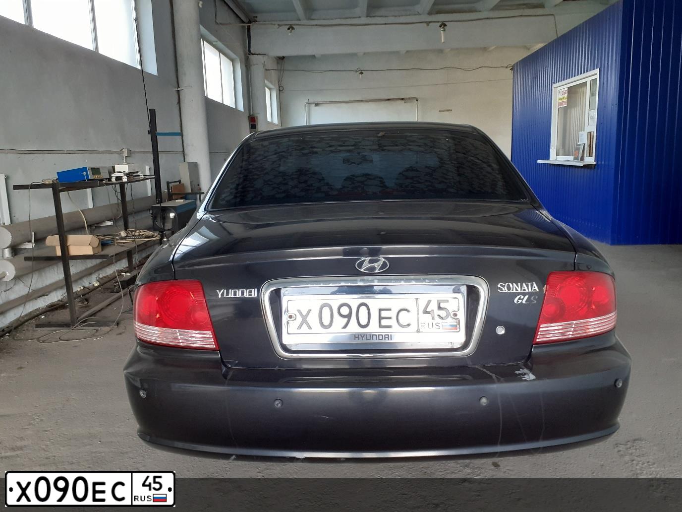 Фото автомобиля TAGAZ SONATA, 2005 — госномер Х090ЕС45. Цвет: ЧЕРНЫЙ