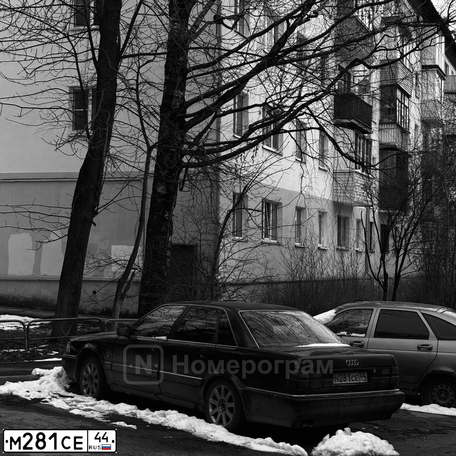 Фото автомобиля AUDI 100, 1990 — госномер М008АК44. Цвет: ЧЕРНЫЙ
