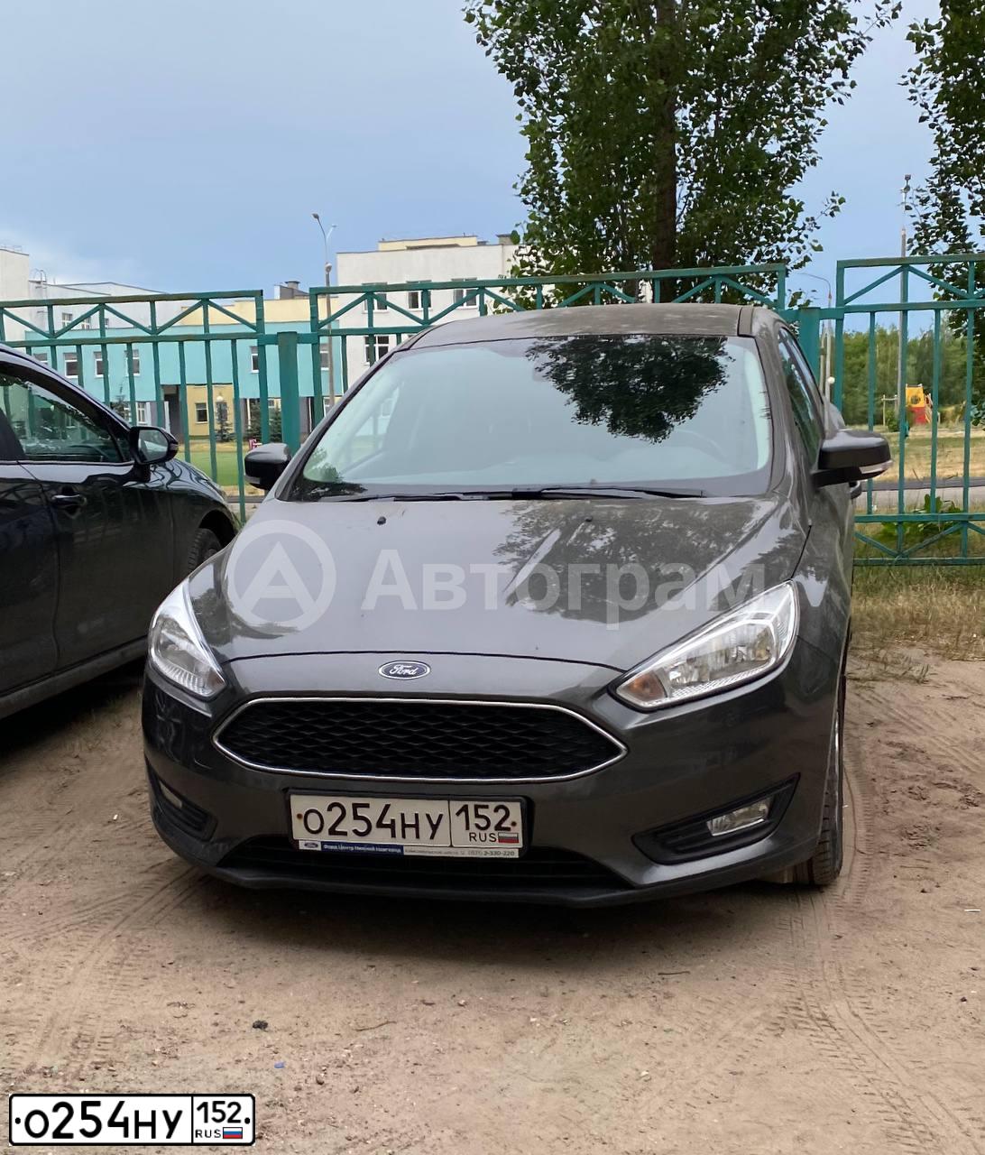 Фото автомобиля FORD FOCUS, 2017 — госномер О254НУ152. Цвет: СЕРЫЙ