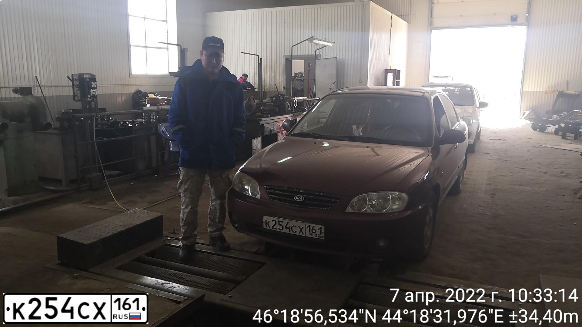 Фото автомобиля KIA SPECTRA, 2007 — госномер Р474УК177. Цвет: КРАСНЫЙ ПЕРЕЦ