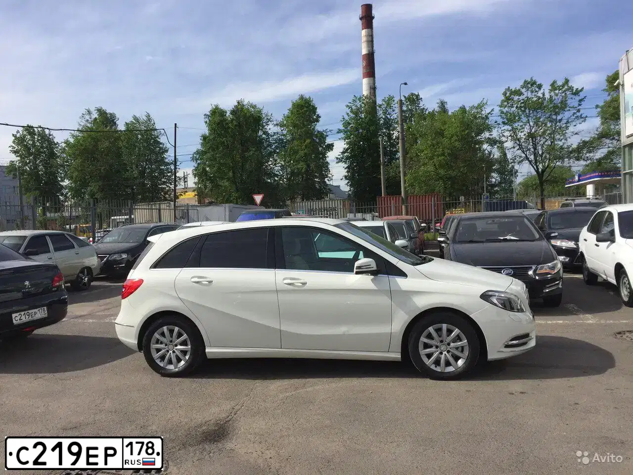 Фото автомобиля PEUGEOT 408, 2014 — госномер К034РА198. Цвет: ТЕМНО-СИНИЙ