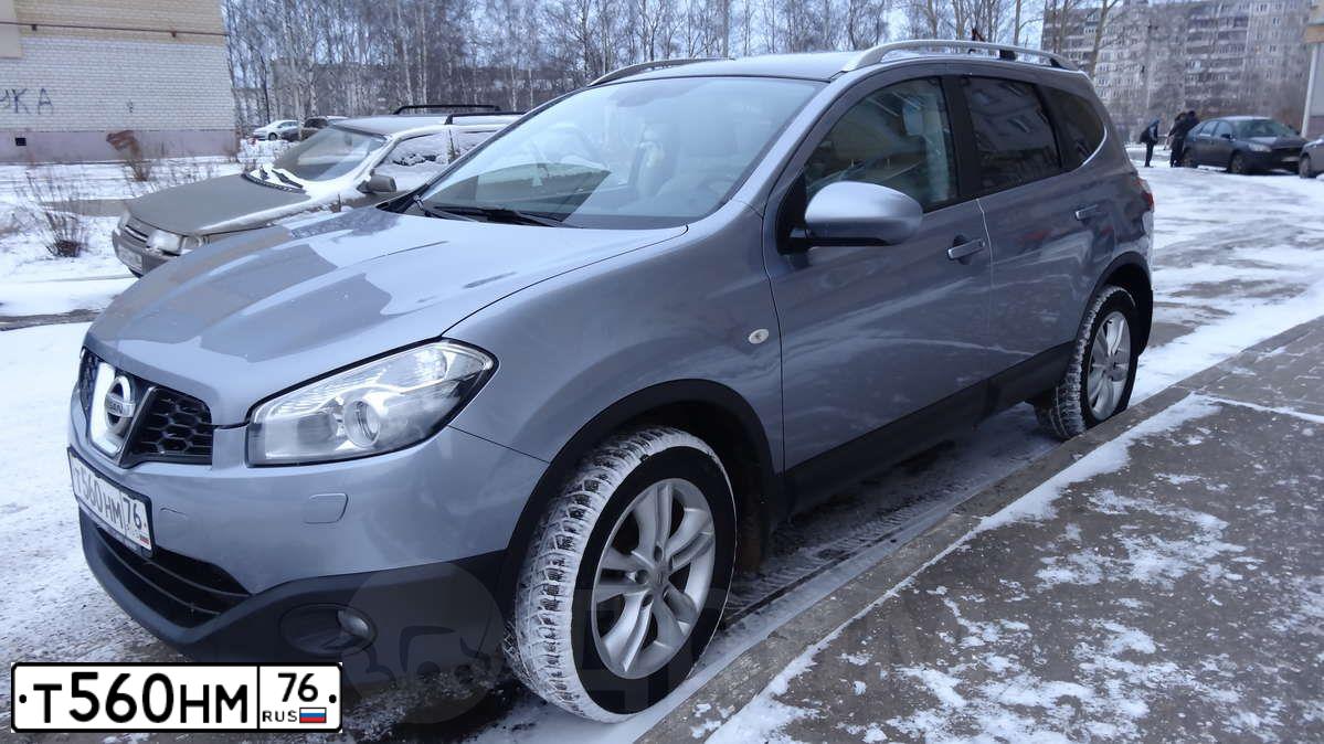 Фото автомобиля NISSAN QASHQAI, 2010 — госномер К642ТК35. Цвет: СЕРЫЙ