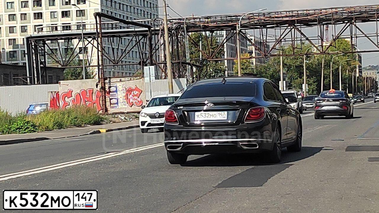 Фото автомобиля KIA K900, 2019 — госномер К532МО147. Цвет: ЧЕРНЫЙ