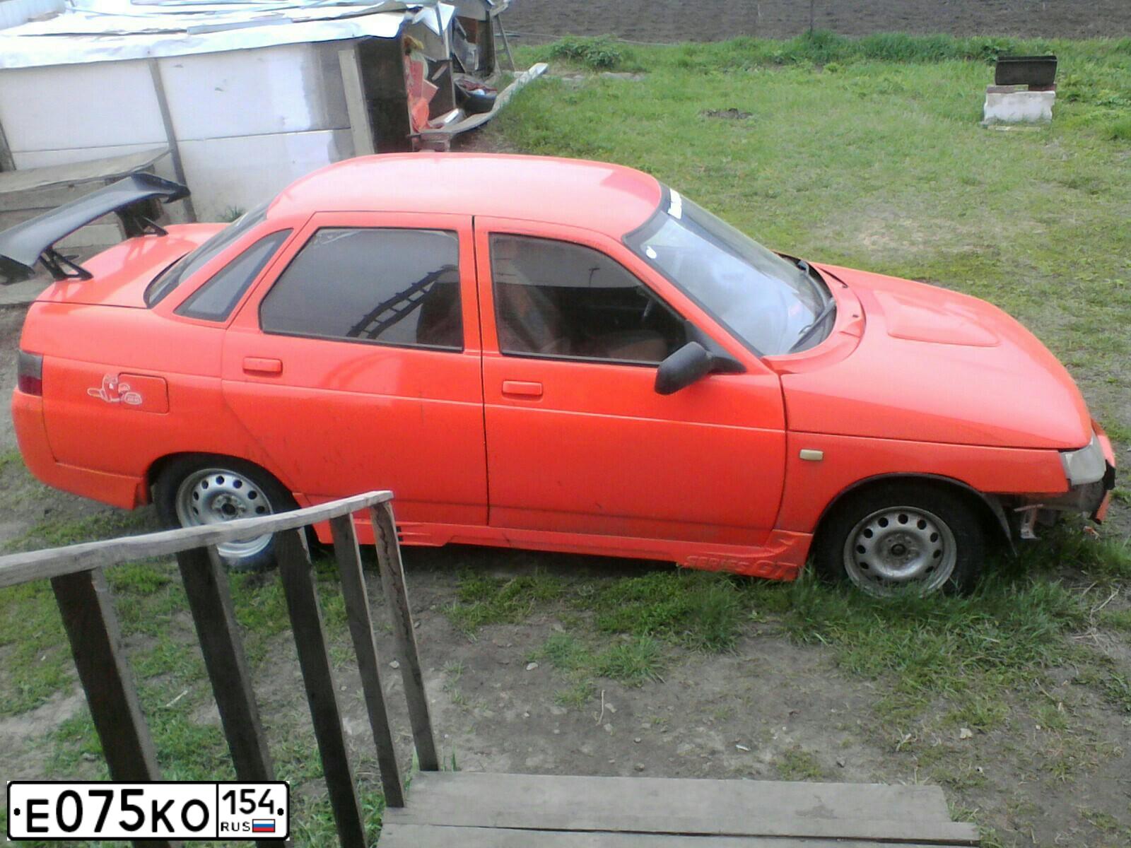 Фото автомобиля LADA 2110, 2000 — госномер В182АА154. Цвет: СЕРЕБРИСТО ЖЕЛТО ЗЕЛЕНЫЙ