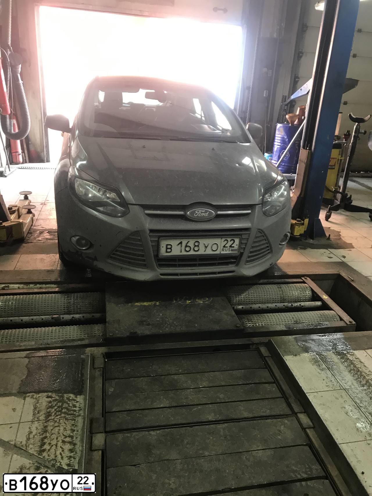Фото автомобиля FORD FOCUS, 2012 — госномер Х936НА142. Цвет: СЕРО-КОРИЧНЕВЫЙ