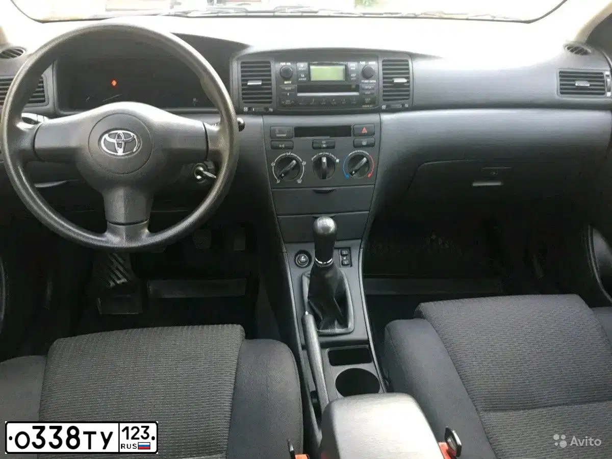 Фото автомобиля TOYOTA COROLLA, 2006 — госномер О338ТУ123. Цвет: серебристый