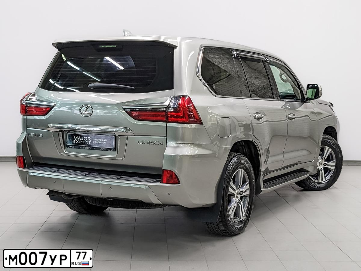 Фото автомобиля LEXUS LX, 2019 — госномер М007УР77. Цвет: СВЕТЛО-СЕРЫЙ