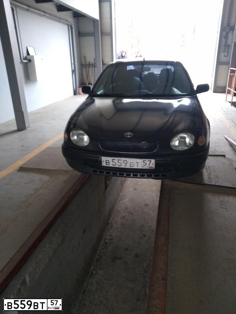 Фото автомобиля TOYOTA COROLLA, 1999 — госномер С008ТЕ50. Цвет: ЧЕРНЫЙ