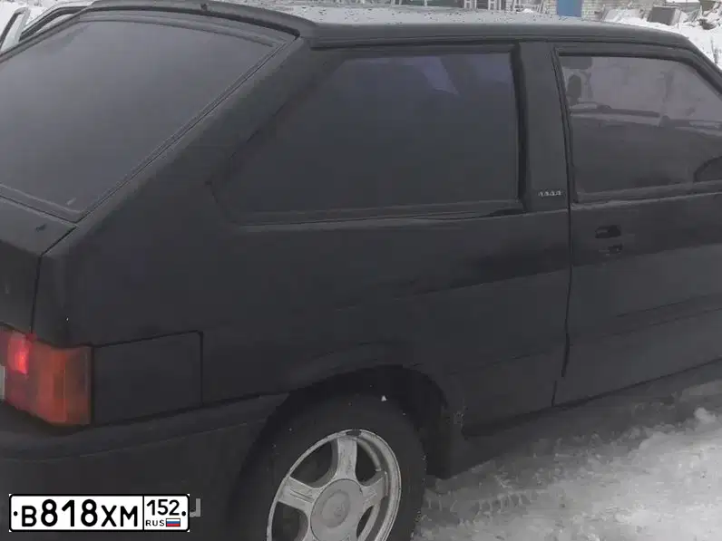 Фото автомобиля LADA 2113 SAMARA, 2010 — госномер В818ХМ152. Цвет: Сине-Черный
