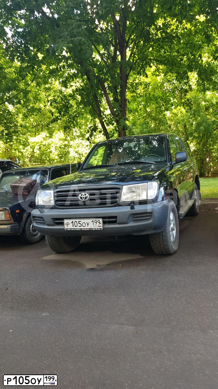 Фото автомобиля TOYOTA LANDCRUISER, 2004 — госномер Р105ОУ199. Цвет: ЧЕРНЫЙ