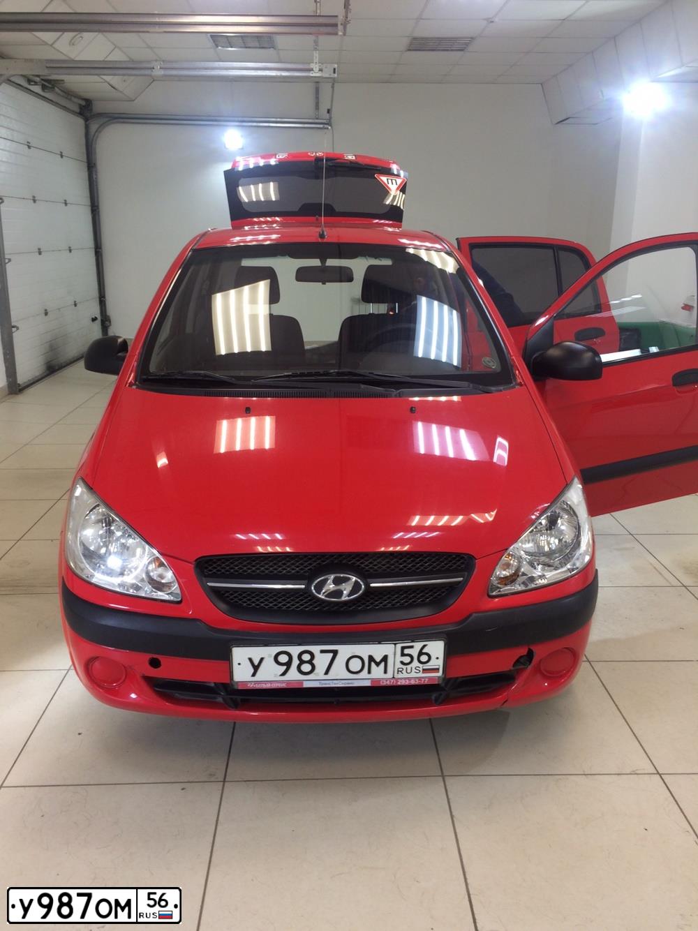 Фото автомобиля HYUNDAI GETZ, 2008 — госномер У987ОМ56. Цвет: Красный
