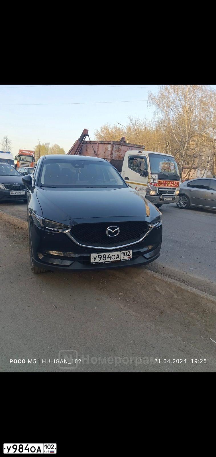 Фото автомобиля MAZDA CX-5, 2017 — госномер У984ОА102. Цвет: ЧЕРНЫЙ