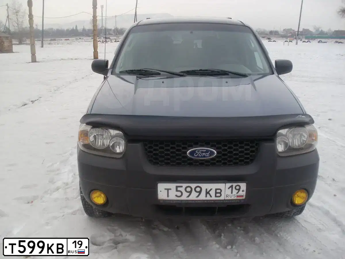 Фото автомобиля FORD ESCAPE, 2004 — госномер Р713РВ124. Цвет: синий